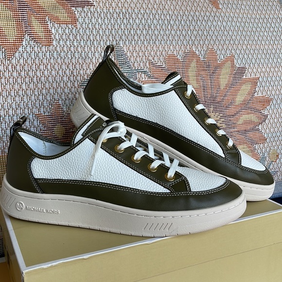 MICHAEL KORS
SHEA LACE UP
FAUX LEATHER
49F3SHFSIL
OLIVE
NEW - Picture 6 of 16